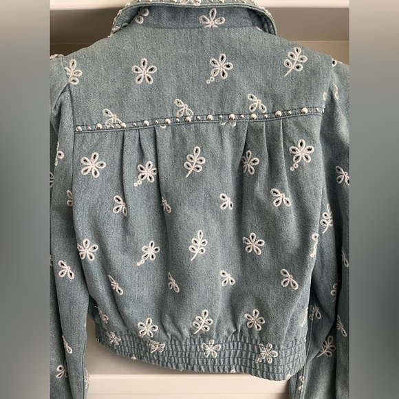 Marc Jacobs Stud Broderie Anglaise Daisy Embroidered Denim Jacket In Blue - Picture 12 of 13